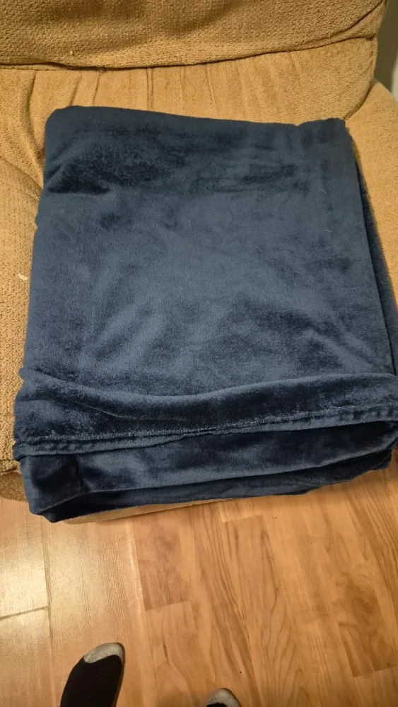 Bedding Blankets & sheets (Prices listed) image indicator(3)