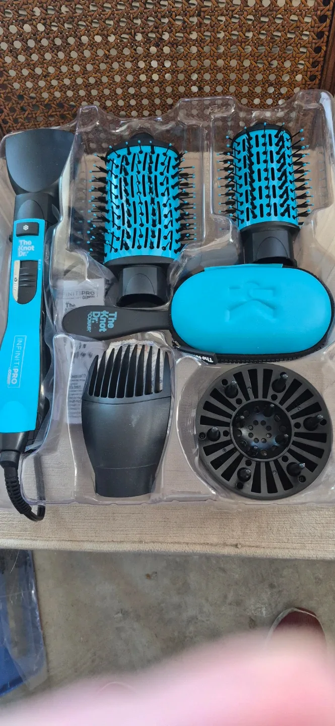 InfinitiPRO by Conair All-in-One Dryer Brush
