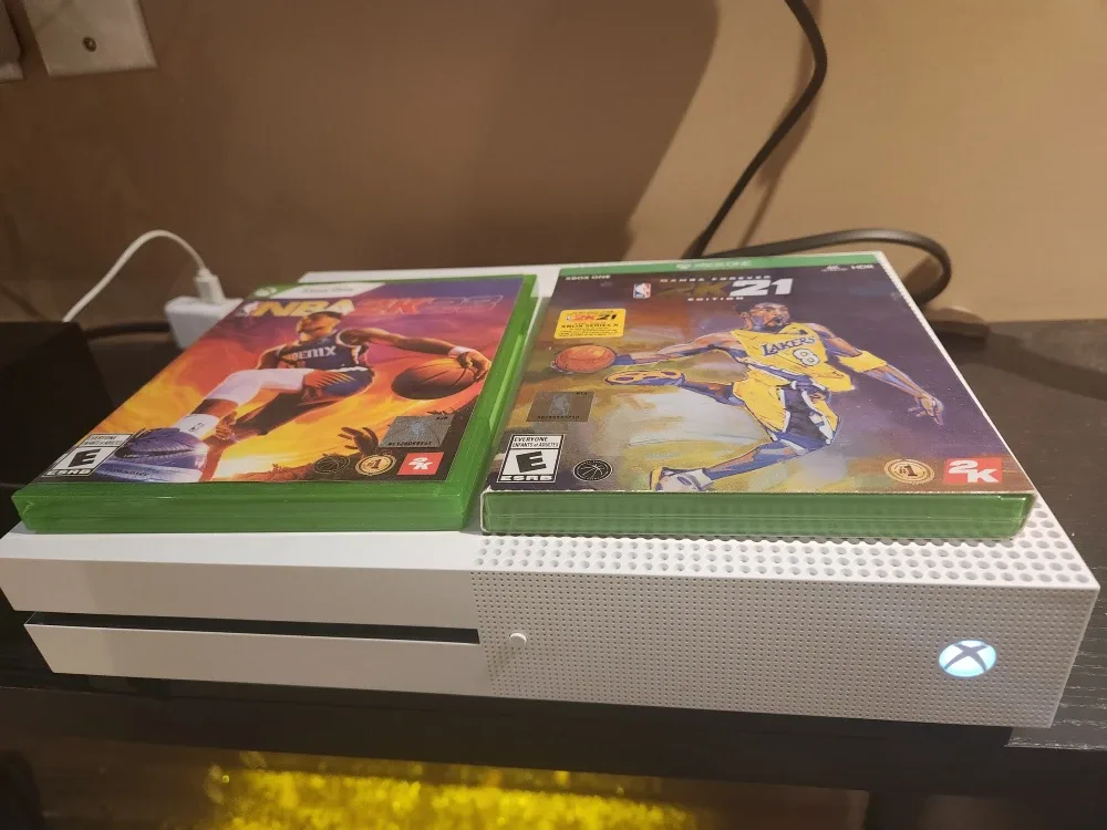 Xbox One S Console + NBA 2K21 Mamba Forever Edition