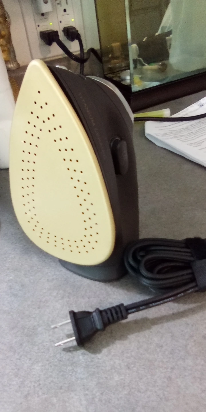 *"CHI" -TITANIUM CERAMIC STEAM IRON* - photo 2