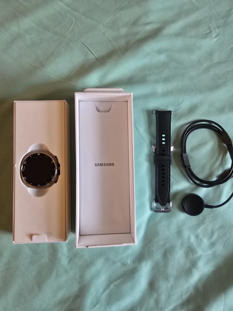 BRAND NEW! Samsung Galaxy Watch8 Classic with Box - photo 2