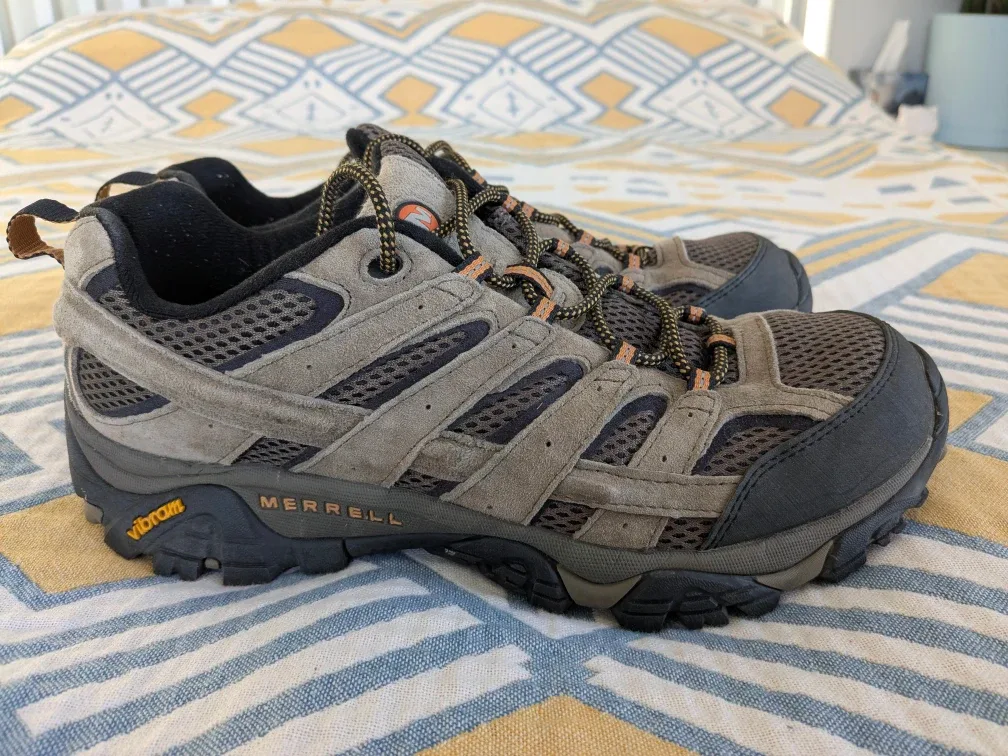 Merrell Moab Ventilator 2 (men US 10) - low top hiking shoes