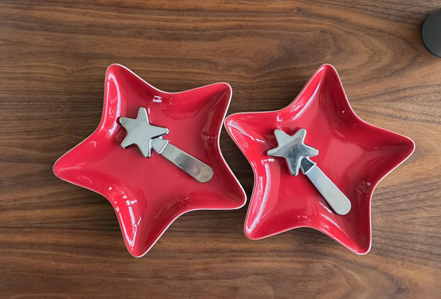 Stokes Star-Shaped Red Dishes And Serving Knives
