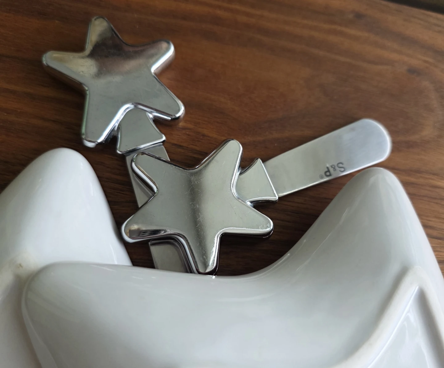 Stokes Star-Shaped Red Dishes And Serving Knives - photo 3