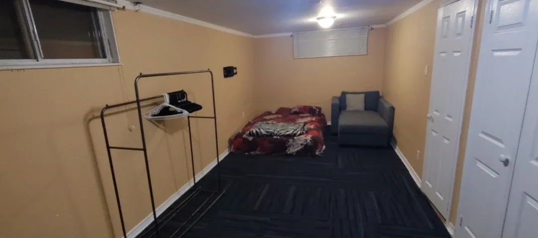 Room for rent image indicator(3)