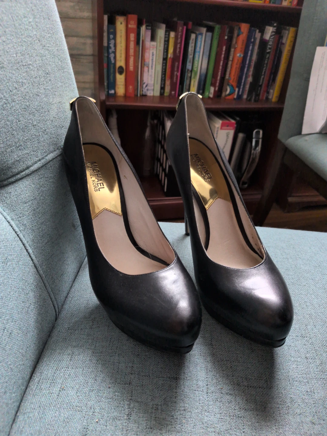 9.5 Michael Kors Black Leather Heels - photo 2