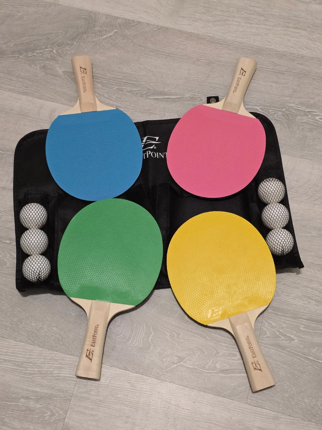Ping Pong Set - 4 Paddles & Balls