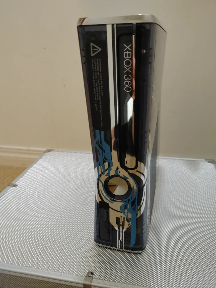 Xbox 360 Halo 4 limited edition console image indicator(4)