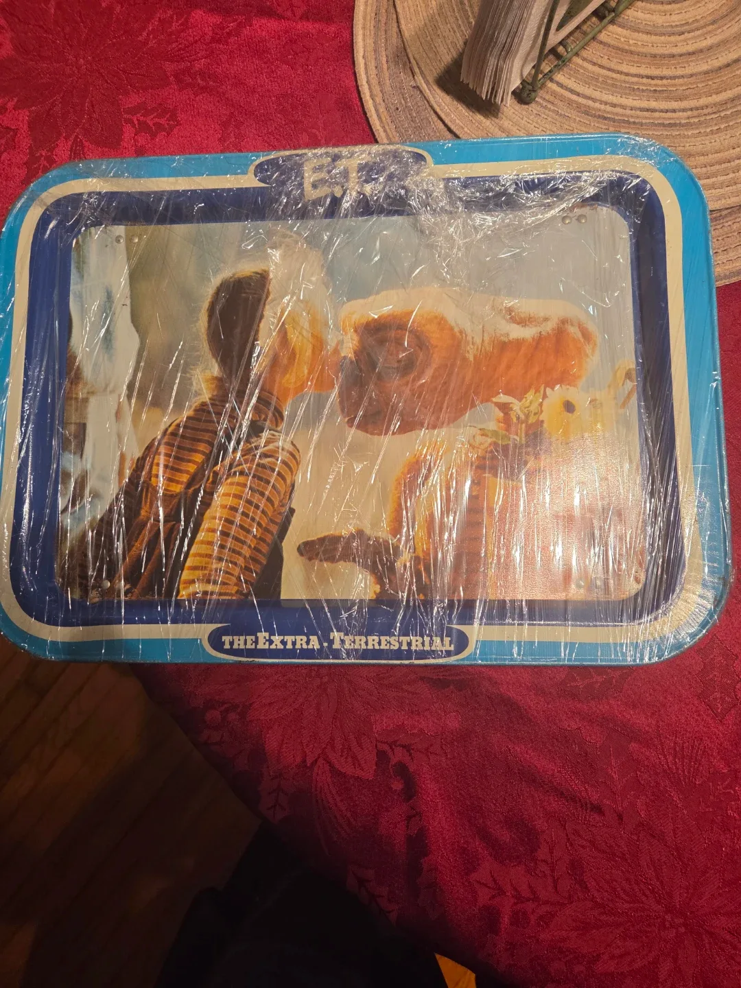 E.t. tv tray