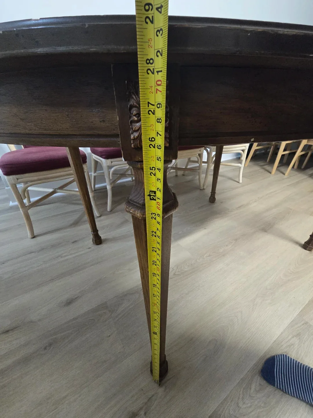 Oval Wooden Dining Table (59 x 41 inches) image indicator(2)