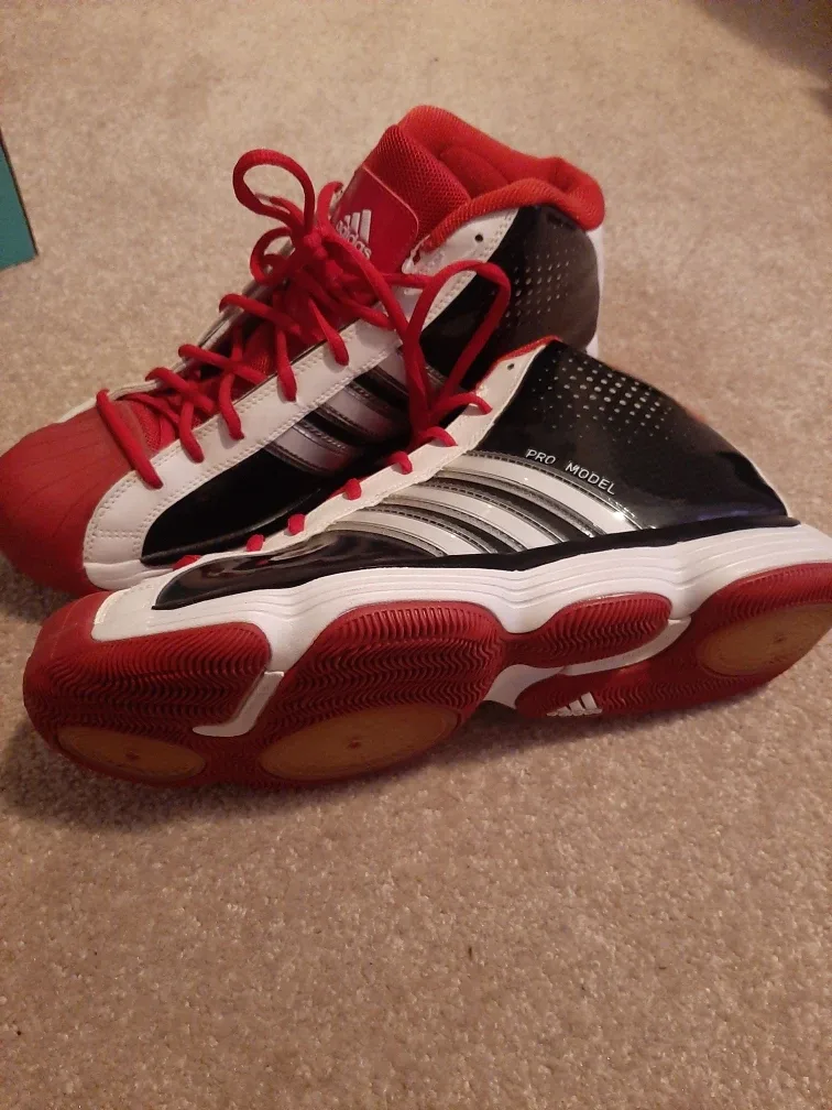 Both pairs --- 160$ ---BRAND NEW image indicator(2)