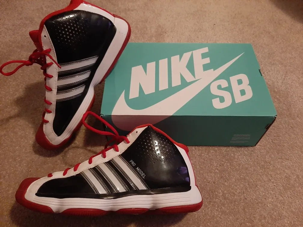 Both pairs --- 160$ ---BRAND NEW image indicator(6)