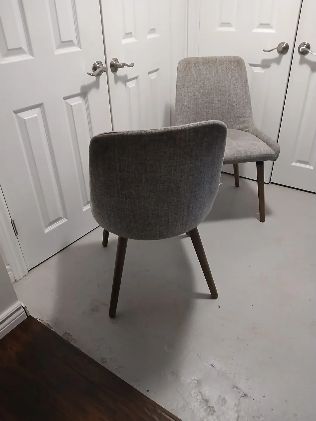 2 grey chairs image indicator(6)