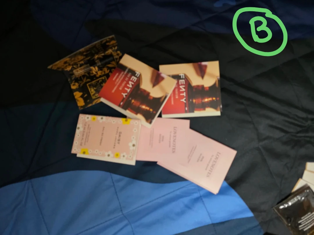 Mixed Beauty & Skincare Samples - photo 3