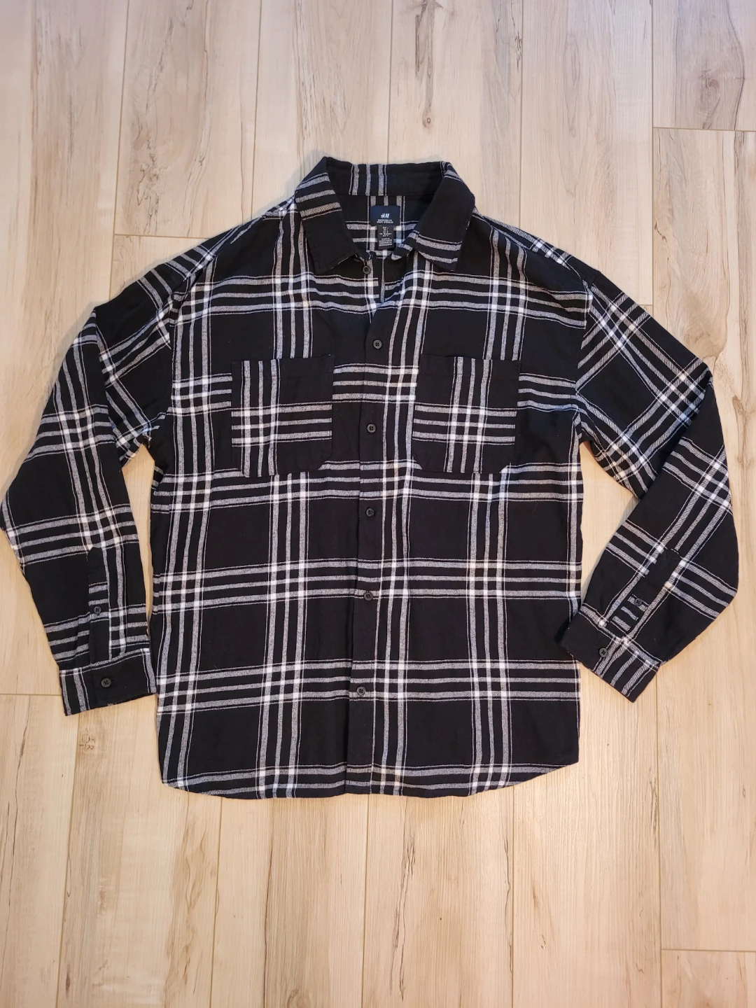 6 Men's Large Shirts: Hollister, H&M, American Eagle - photo 2