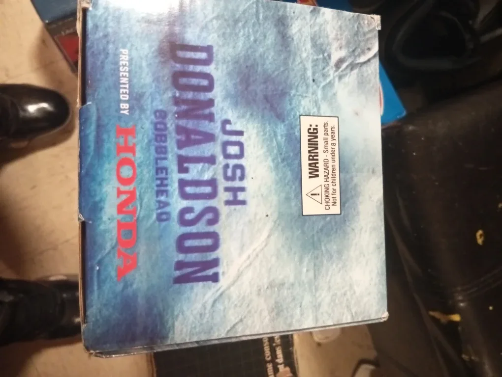 Josh Donaldson Bobblehead - Toronto Blue Jays image indicator(5)