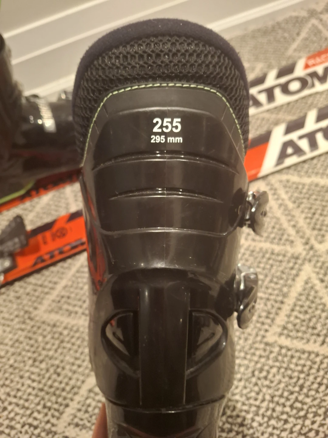 Atomic Race 6 Skis with Rossignol Boots - Size 255 - photo 4