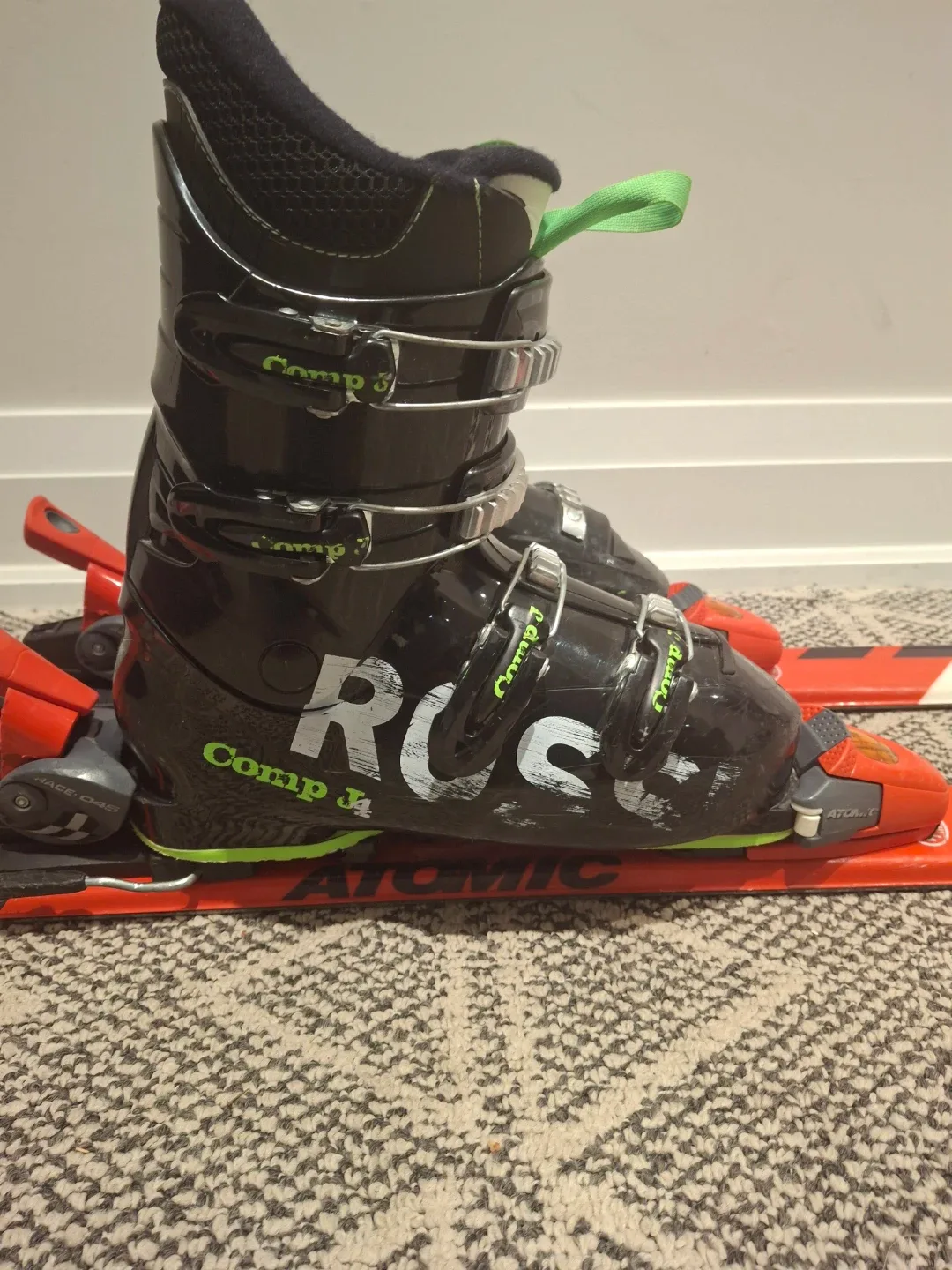 Atomic Race 6 Skis with Rossignol Boots - Size 255 image indicator(7)