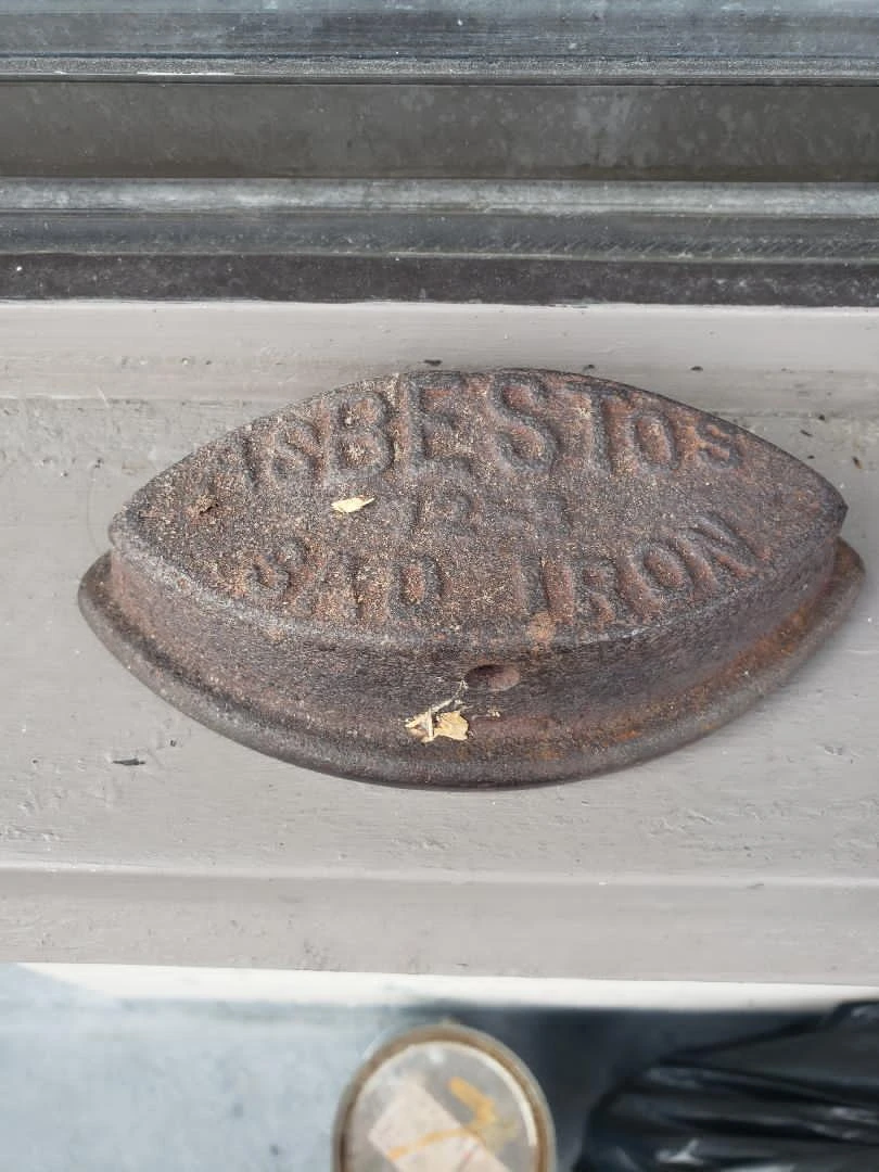 Antique Asbestos Sad Iron - photo 2