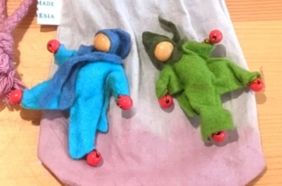 Vintage Handcrafted Amish Dolls in handcrafted drawstring Pouch image indicator(8)