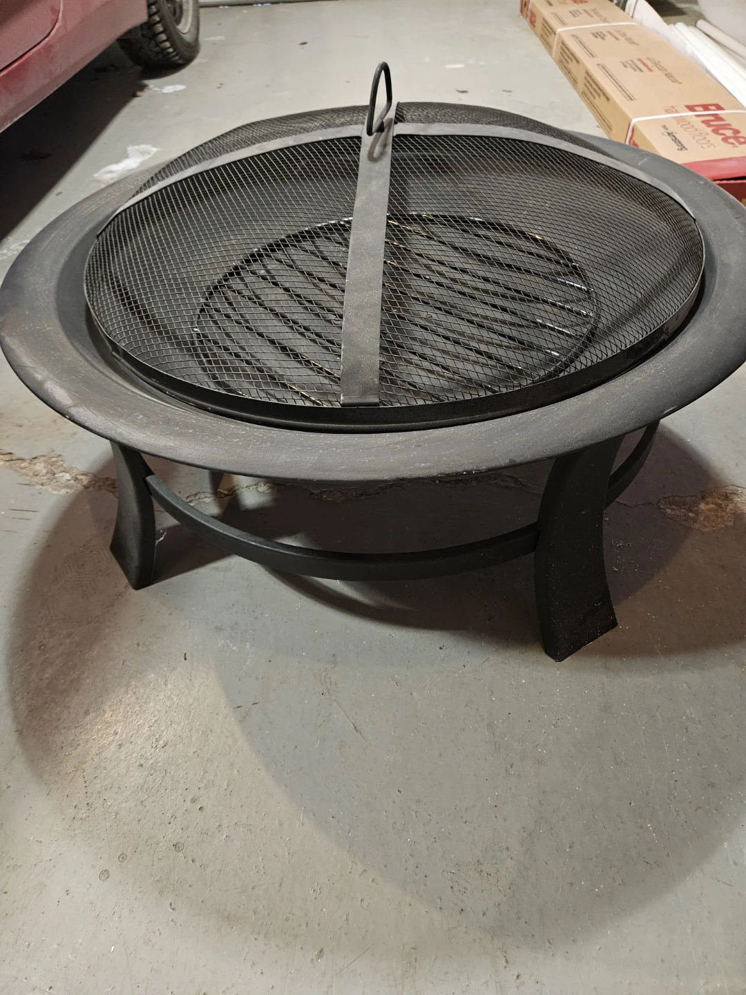Round Fire Pit with Spark Screen
