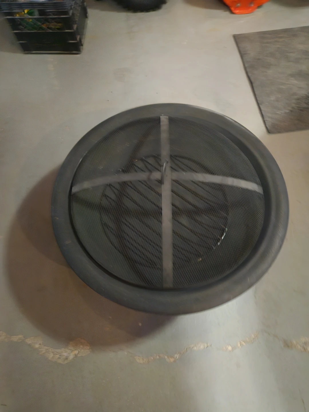 Round Fire Pit with Spark Screen - photo 2