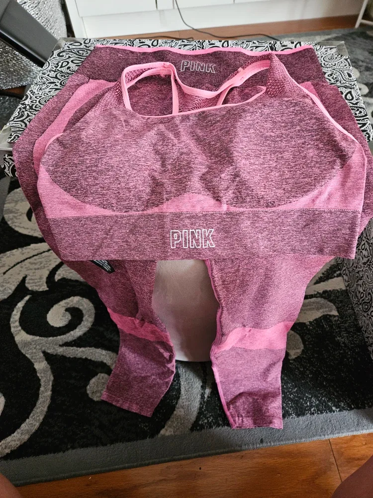 Victoria's Secret PINK Seamless Workout Set image indicator(2)