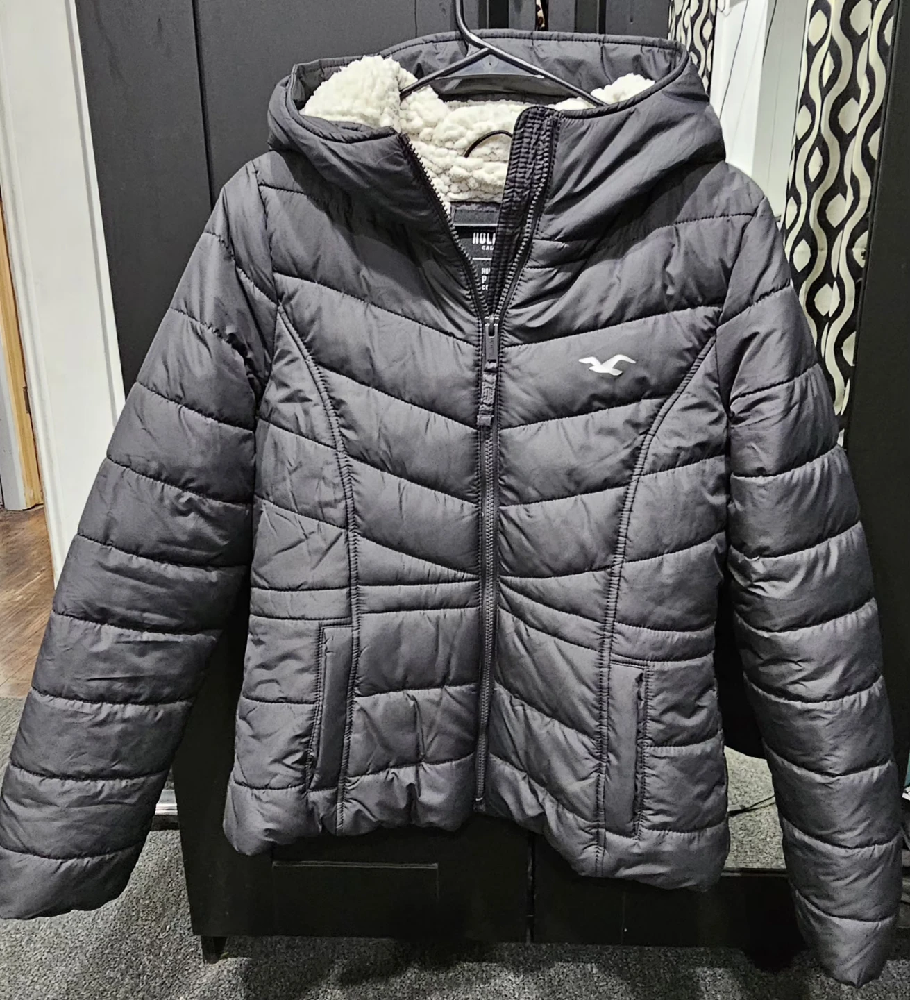Hollister Puffer Jacket - Size M