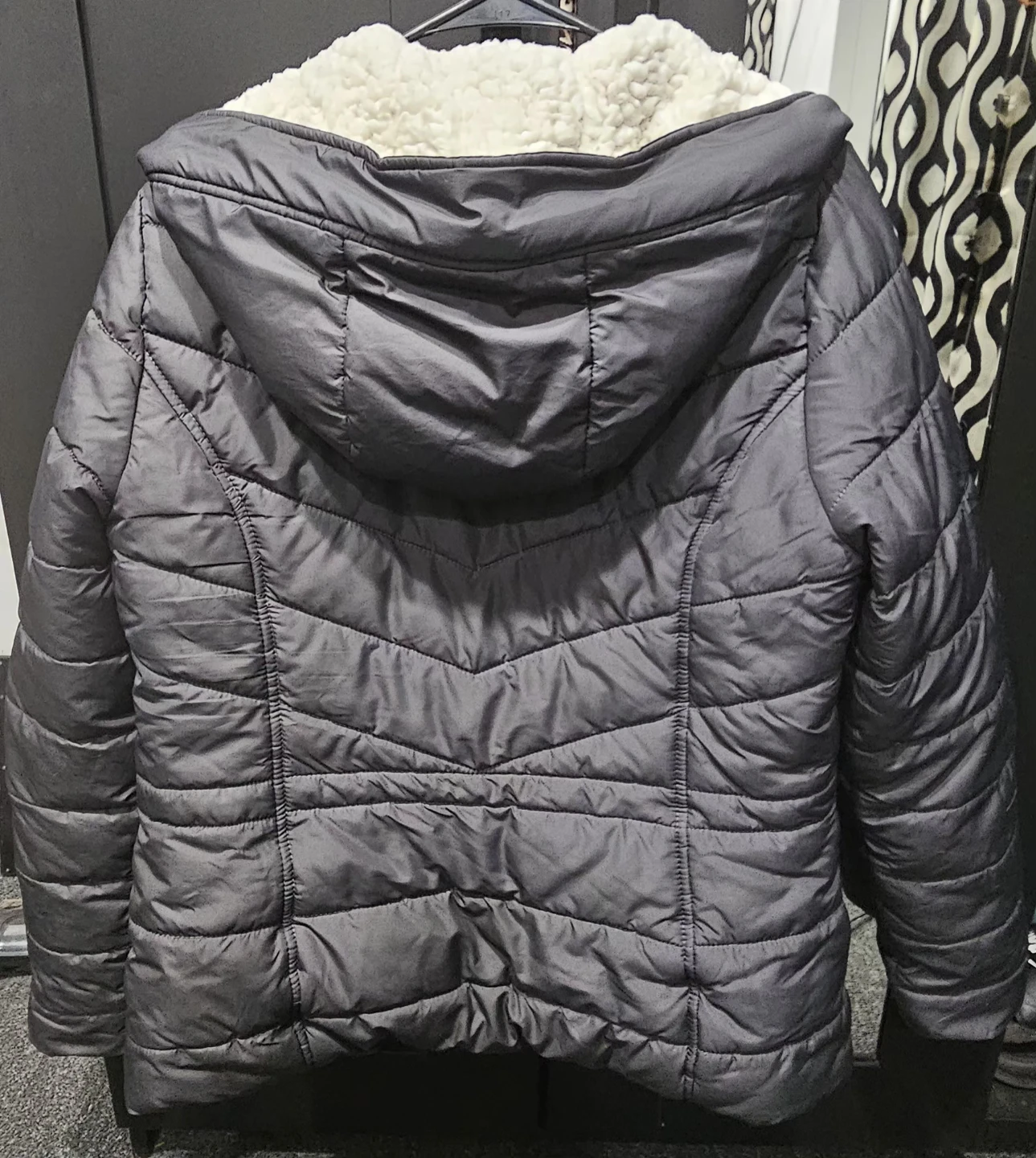 Hollister Puffer Jacket - Size M - photo 4