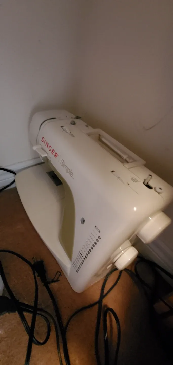 Singer Simple Sewing Machine