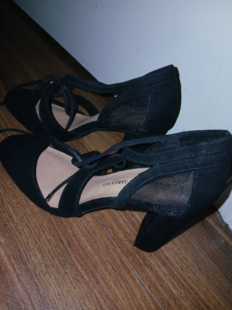 Christian Siriano Black Heels - 6.5 image indicator(2)