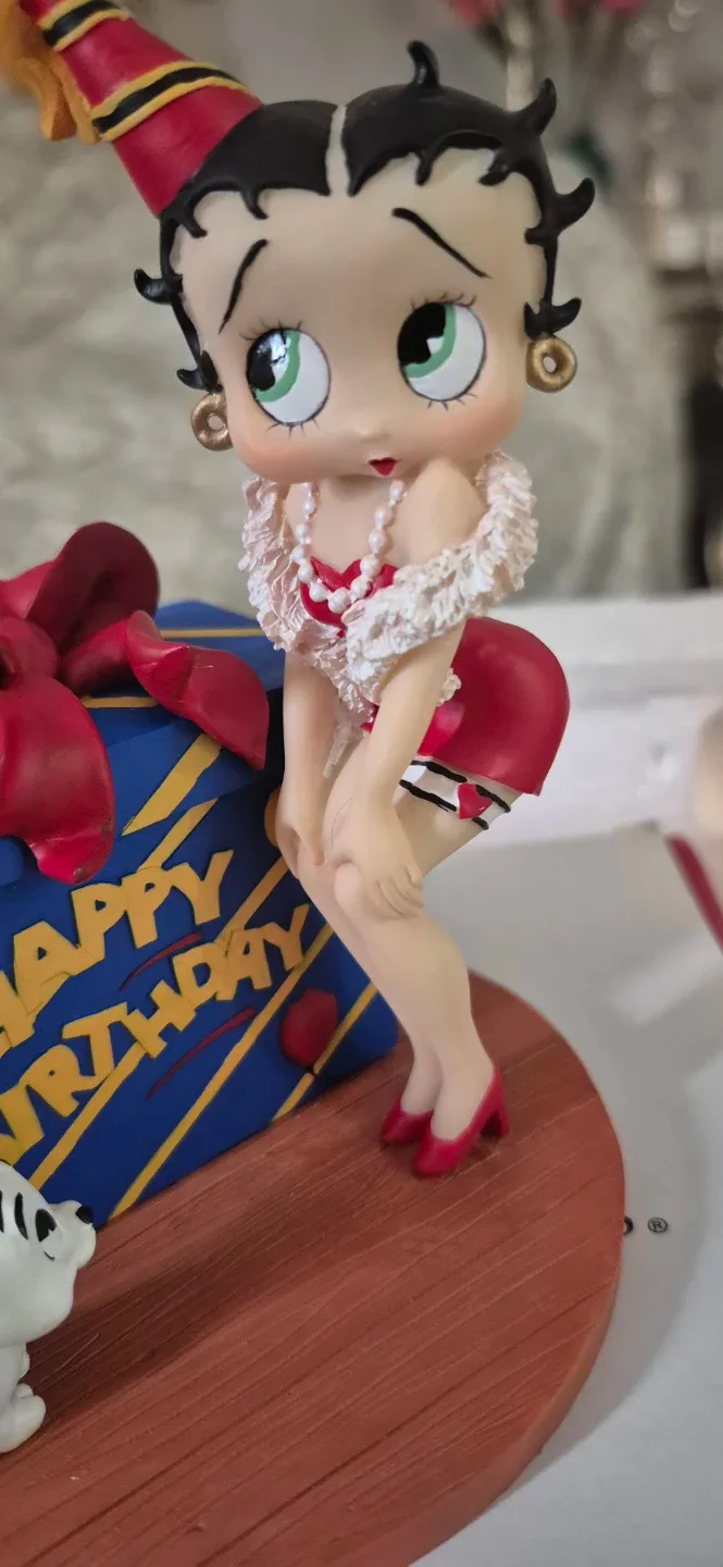 Betty Boop 'That's What Friends Are For' Music Box image indicator(5)