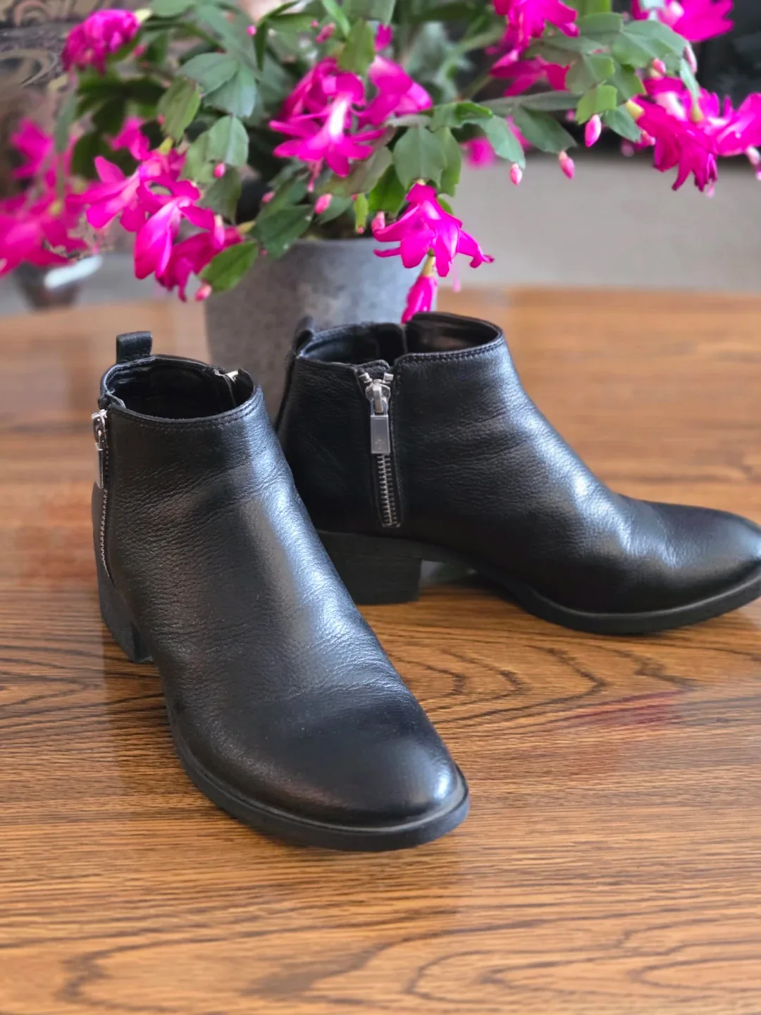 Kenneth Cole Black Leather Ankle Boots