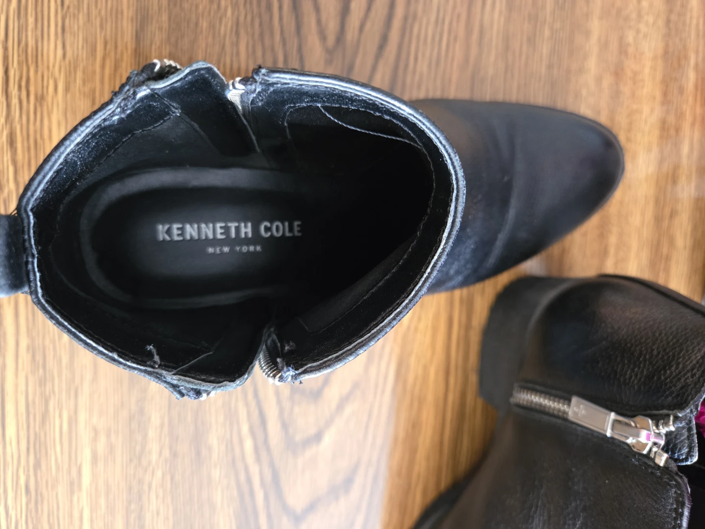 Kenneth Cole Black Leather Ankle Boots - photo 3