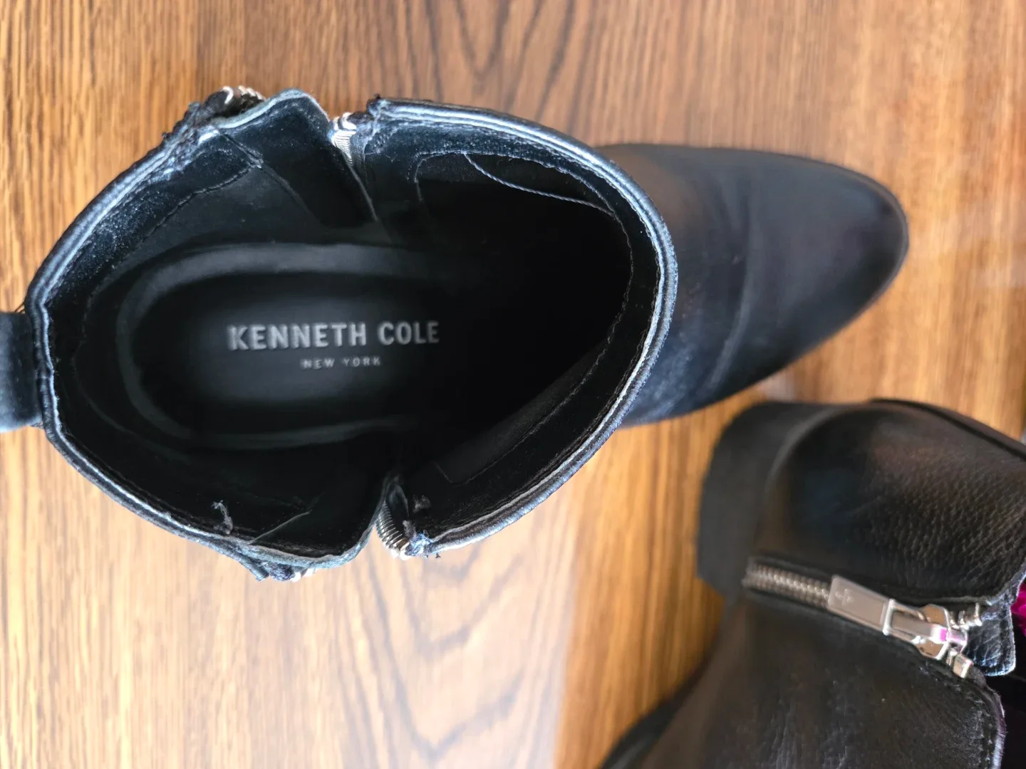 Kenneth Cole Black Leather Ankle Boots image indicator(3)