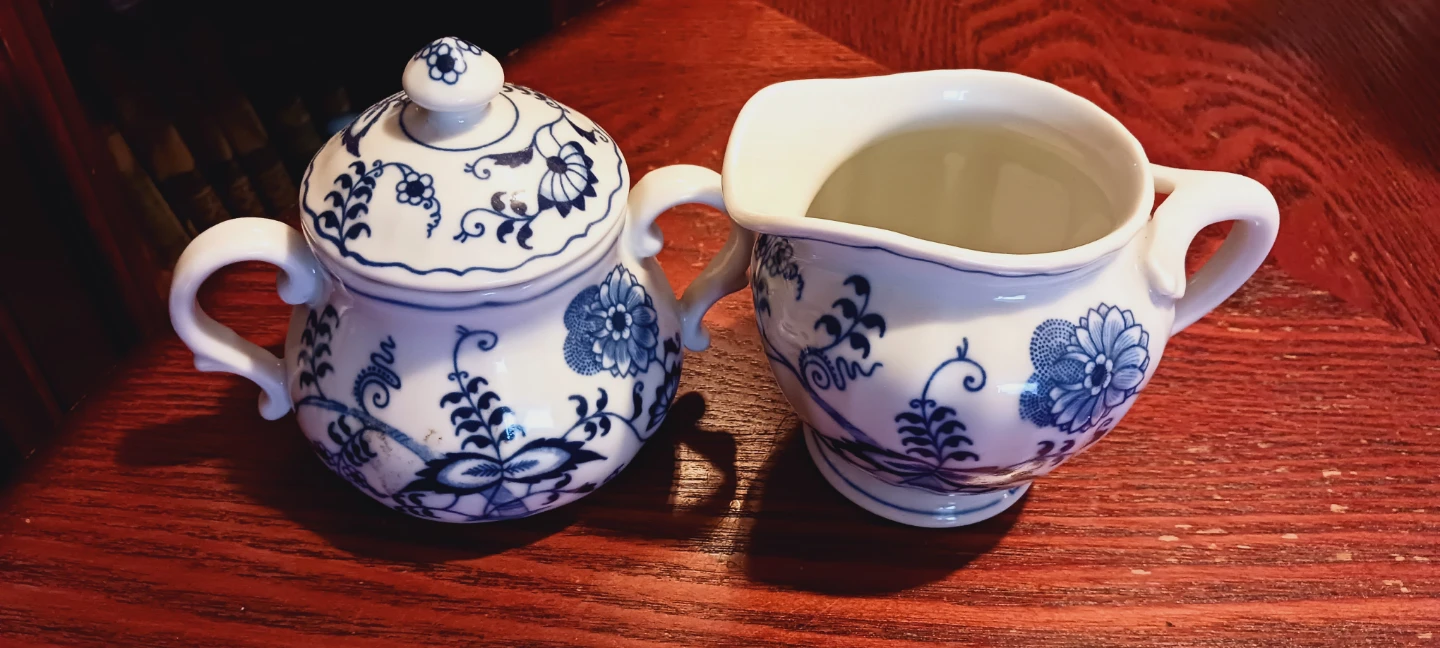 BLUE DANUBE JAPAN FINE PORCELAIN CREAMER & SUGAR BOWL - photo 2
