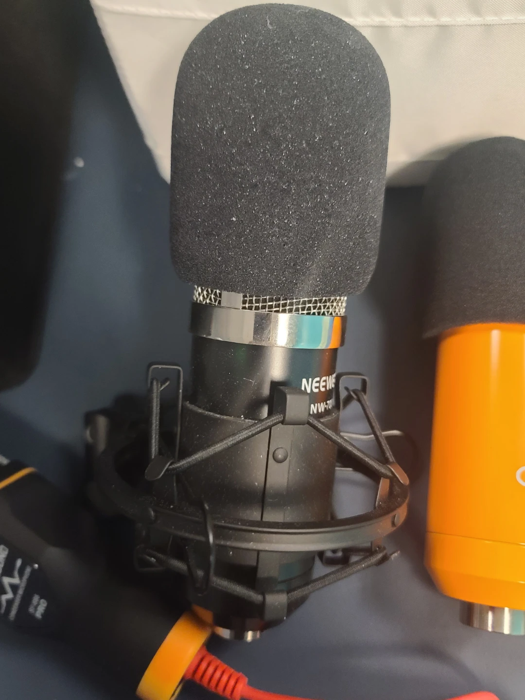 Behringer Xenyx 302USB Mixer & Microphones - photo 3