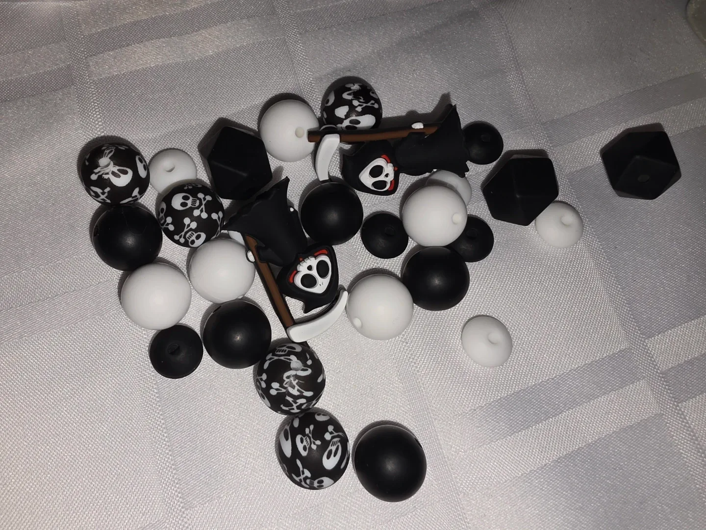 Black & White Crafting Beads (silicone)