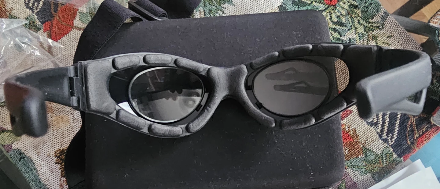 Snow/Riding Goggles w/ Case - photo 4