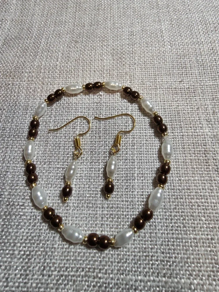 Pearl and Brown Bead Jewellery Set image indicator(3)