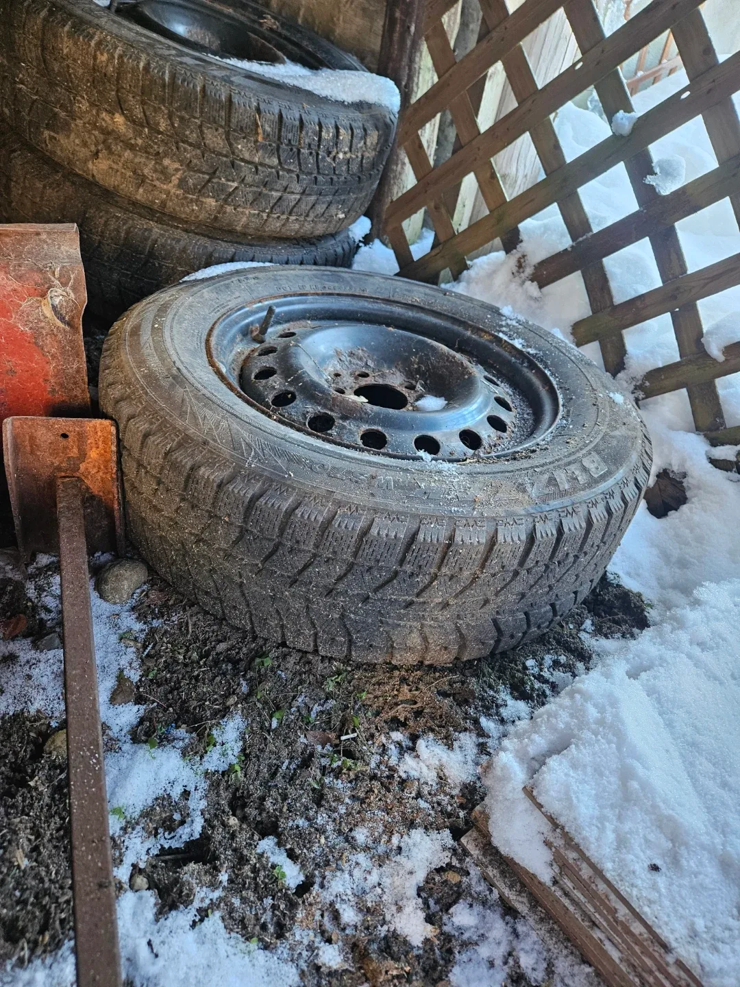 Bridgestone Blizzak WS70 215/65R16 Tire image indicator(2)