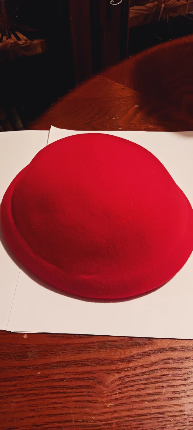 NEW !! Elegant Ladies Red Felt Hat