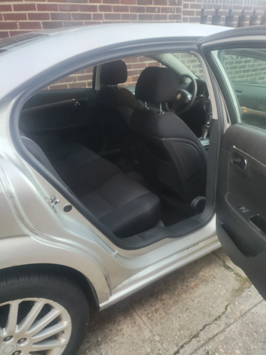 Silver Saturn Aura Sedan - photo 2