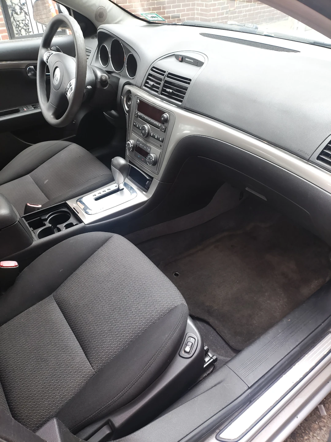 Silver Saturn Aura Sedan - photo 3