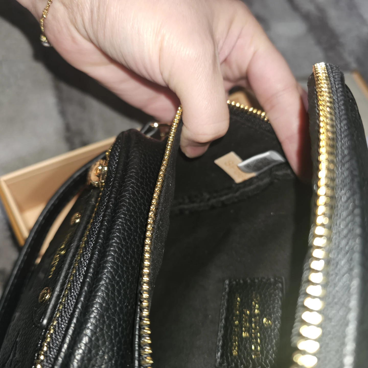 Louis Vuitton Embossed Leather Bum Bag - Black - photo 2