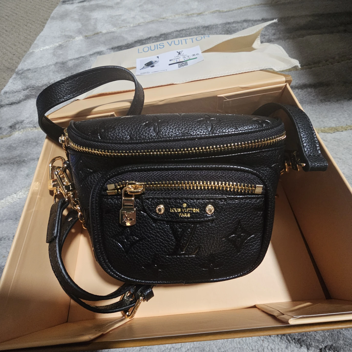 Louis Vuitton Embossed Leather Bum Bag - Black - photo 3