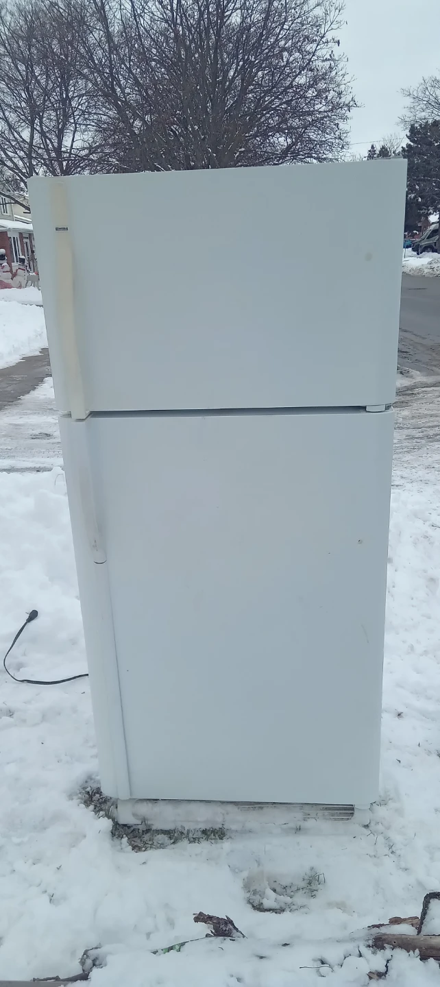 Kenmore White Top Freezer Refrigerator