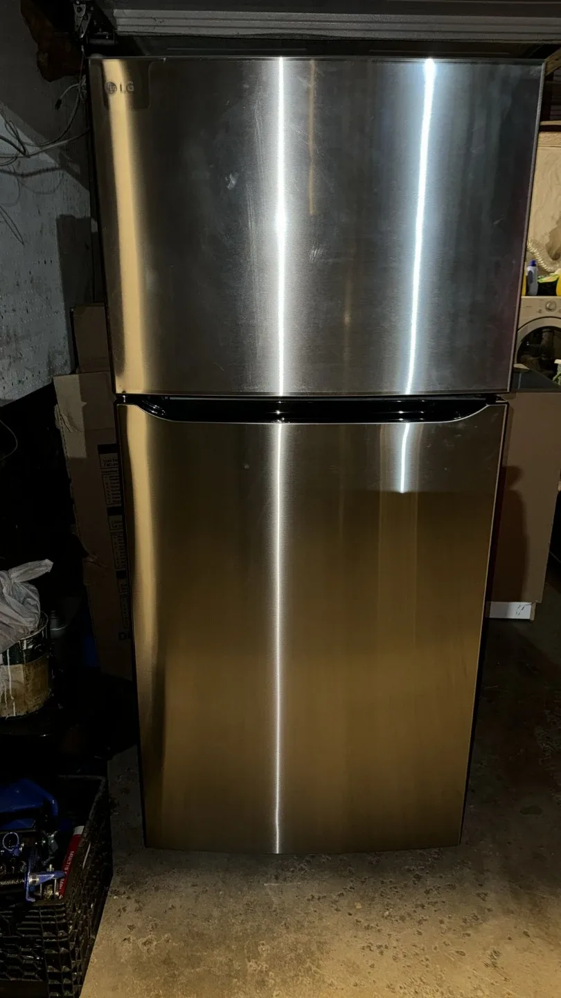 LG Refrigerator - Great Condition!