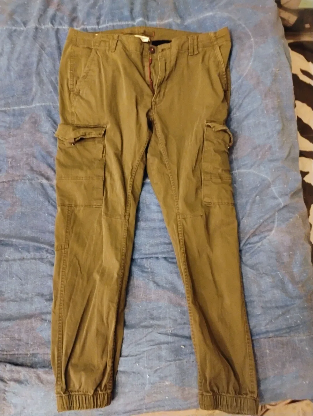 #Cleanout Jack & Jones! Men's Green khaki pants! 36w/32L