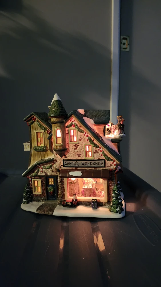 Norman Rockwell Santa's Workshop Porcelain House - photo 4